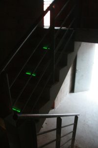 Identify staircases with the green Flexband