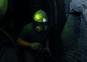 Luminous helmet marking for those working in the mines