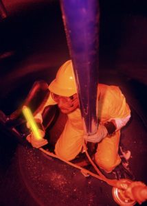 ATEX light for maintenance in confined spaces and explosive atmospheres