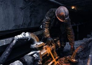 Spark-free and flame-free lighting for mining activities