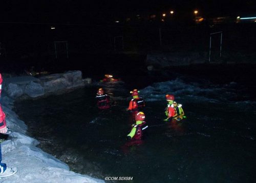 Marquage casques plongeurs en secours dans eau