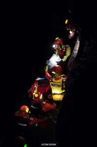 Marquage des sauveteurs lors d'opérations de sauvetage aquatique de nuit