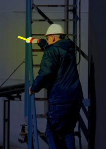 Maintenance light for inspecting areas