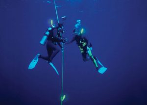 marking the distance line in scuba diving