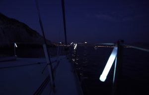 Identification and marking of boats at anchor in an inlet