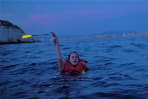 Mann-über-Bord Ortung durch Leuchtstab an der Rettungsweste.