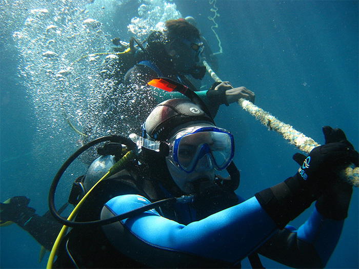 professional divers marking oil gas offshore maintenance